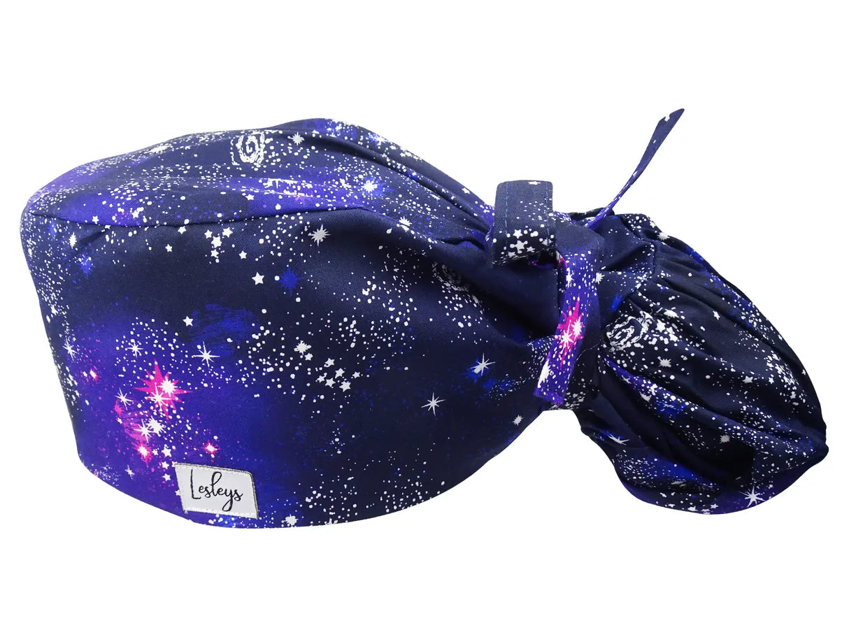 Stoff OP-Haube für lange Haare im Design - Galaxy