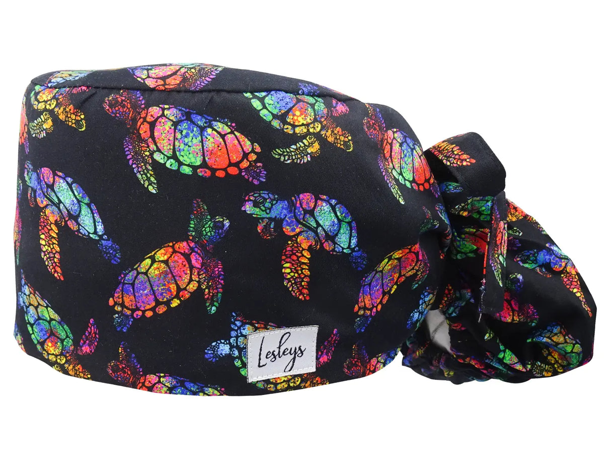 Stoff OP-Haube für lange Haare im Design - Rainbow Turtle