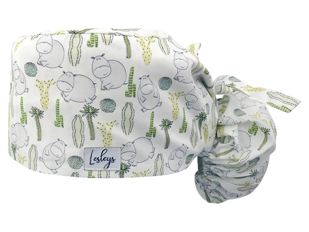 Stoff OP Haube aus Baumwolle Hippos. Bunte OP Mütze für Damen und Herren