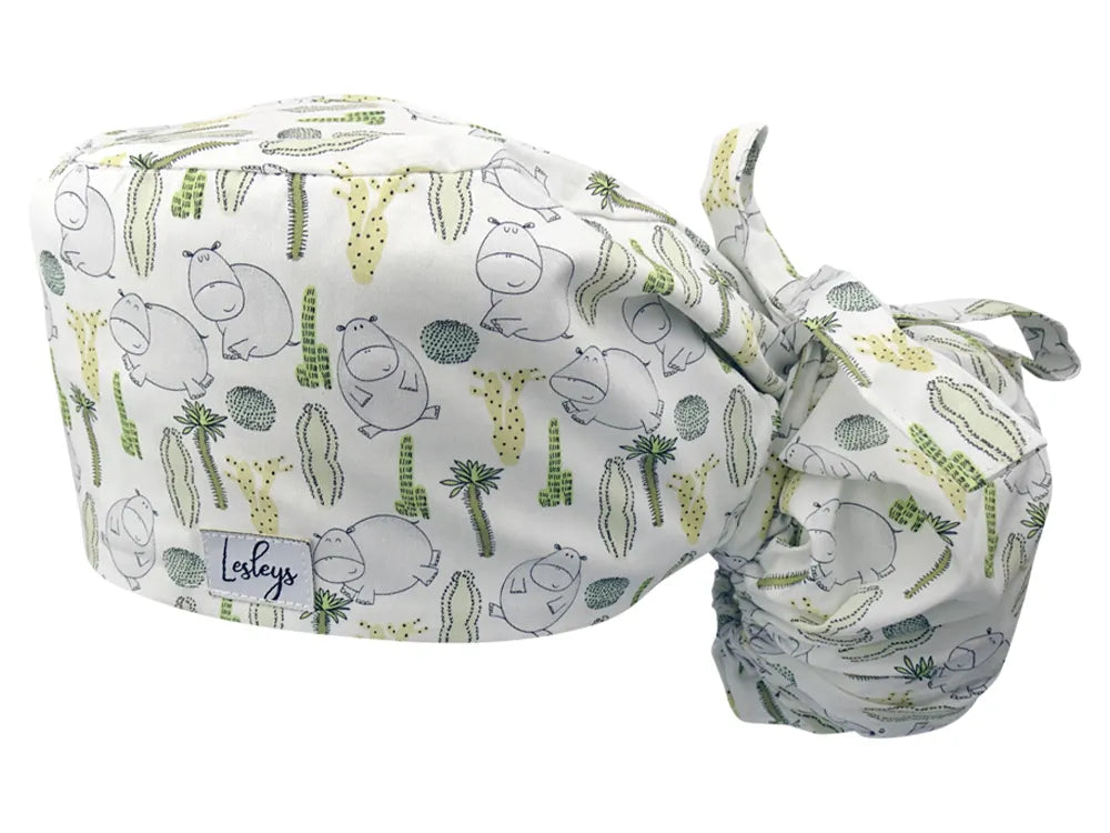 Stoff OP Haube aus Baumwolle Hippos. Bunte OP Mütze für Damen und Herren