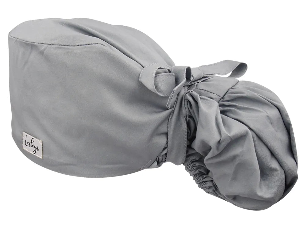 Stoff OP Haube aus Baumwolle Mondsteingrau. Bunte OP Mütze für Damen und Herren