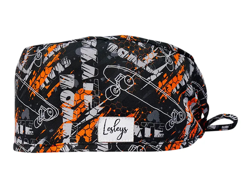 Stoff OP Haube aus Baumwolle skateboard. Bunte OP Mütze für Damen und Herren