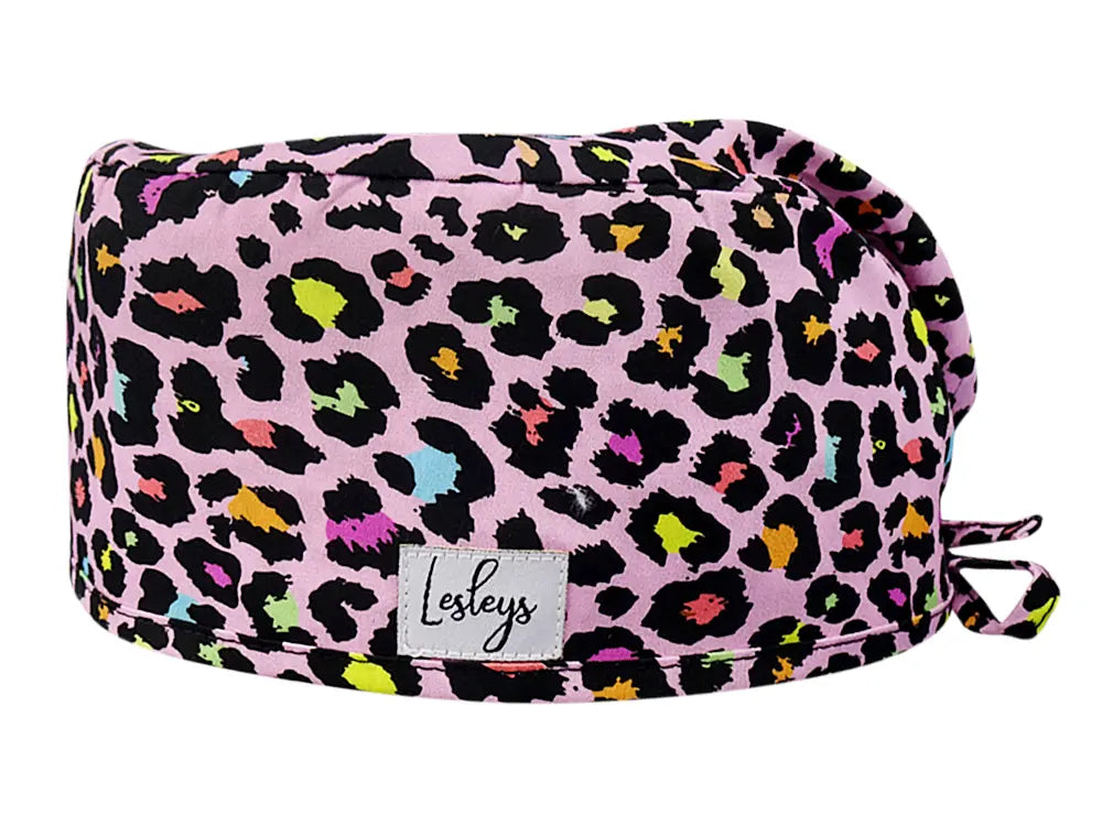 Stoff OP Haube aus Baumwolle Rosa Leopard. Bunte OP Mütze für Damen und Herren