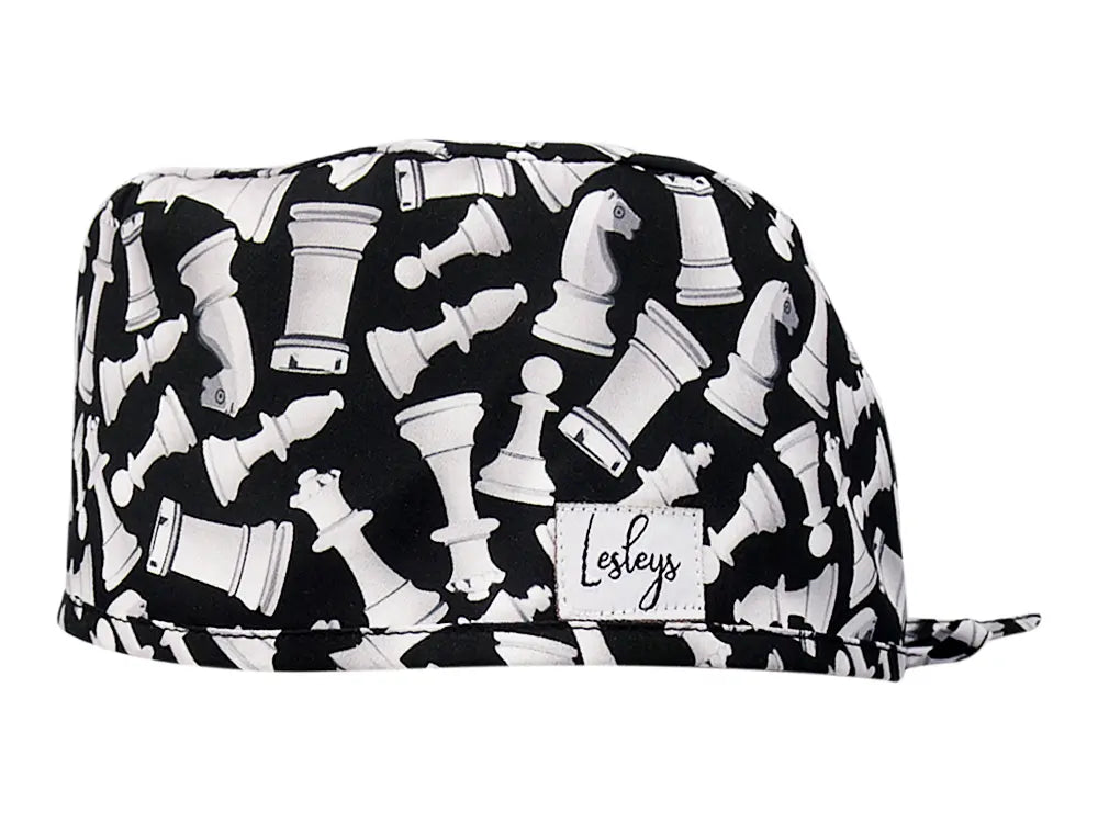 Stoff OP Haube aus Baumwolle Schach. Bunte OP Mütze für Damen und Herren