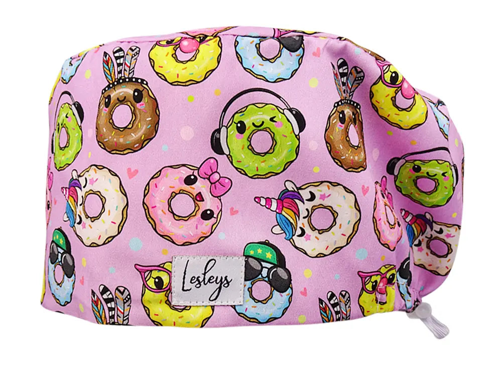 Stoff OP Haube aus Baumwolle sweet donuts. Bunte OP Mütze für Damen und Herren