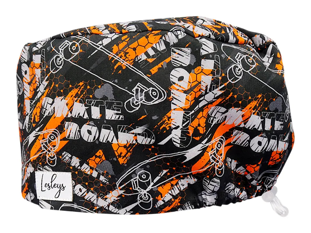 Stoff OP Haube aus Baumwolle skateboard. Bunte OP Mütze für Damen und Herren