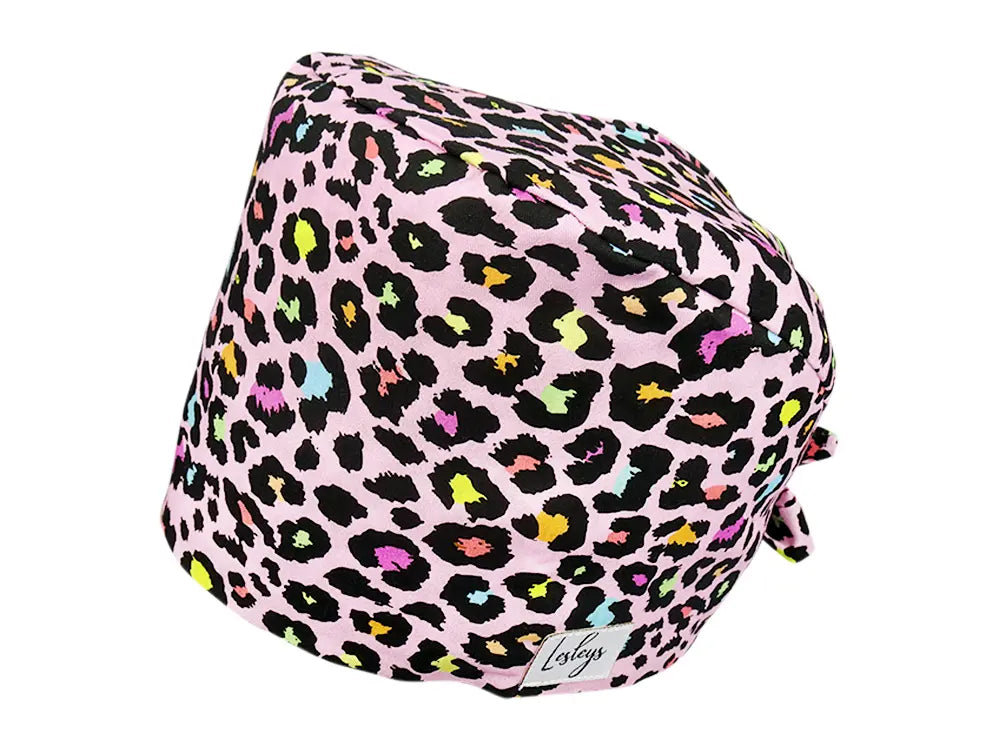 Stoff OP Haube aus Baumwolle Rosa Leopard. Bunte OP Mütze für Damen und Herren