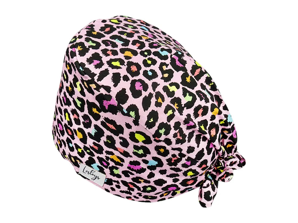 Stoff OP Haube aus Baumwolle Rosa Leopard. Bunte OP Mütze für Damen und Herren