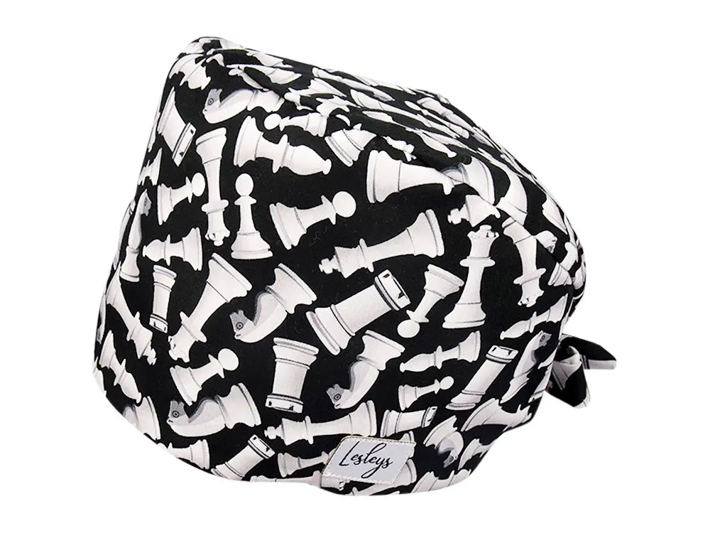 Stoff OP Haube aus Baumwolle Schach. Bunte OP Mütze für Damen und Herren