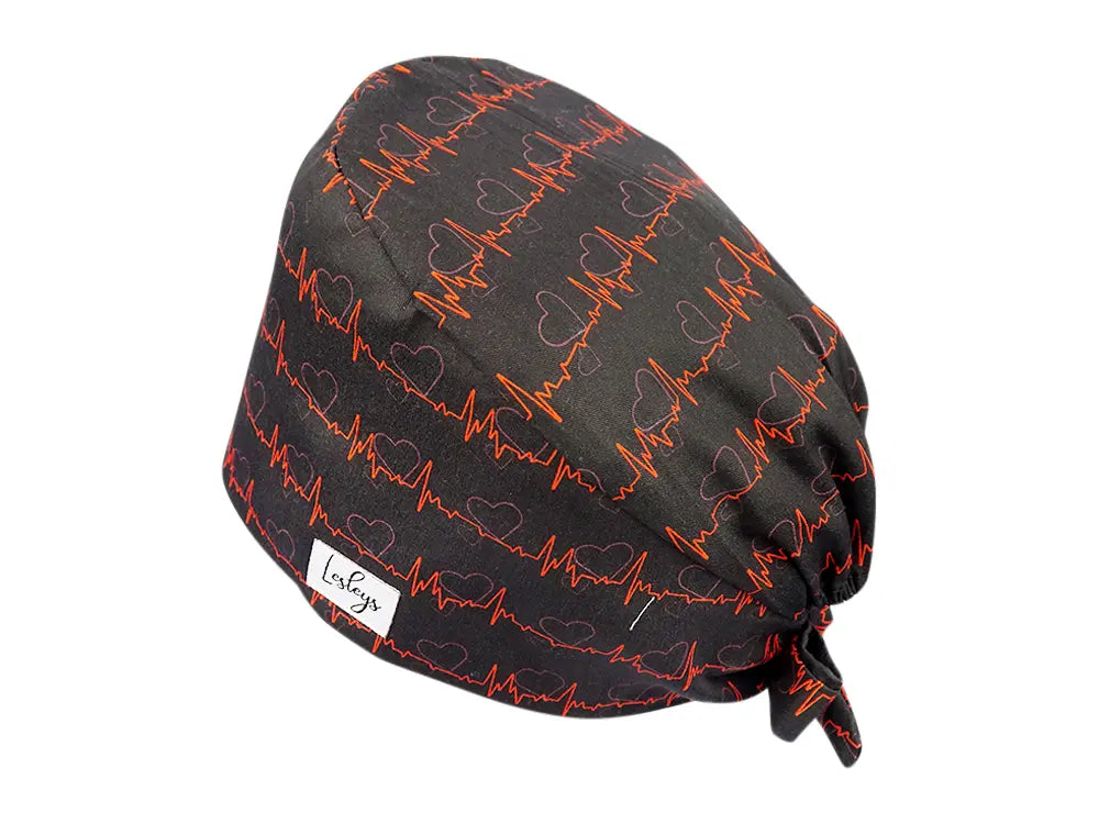 Stoff OP Haube aus Baumwolle Rotes EKG. Bunte OP Mütze für Damen und Herren