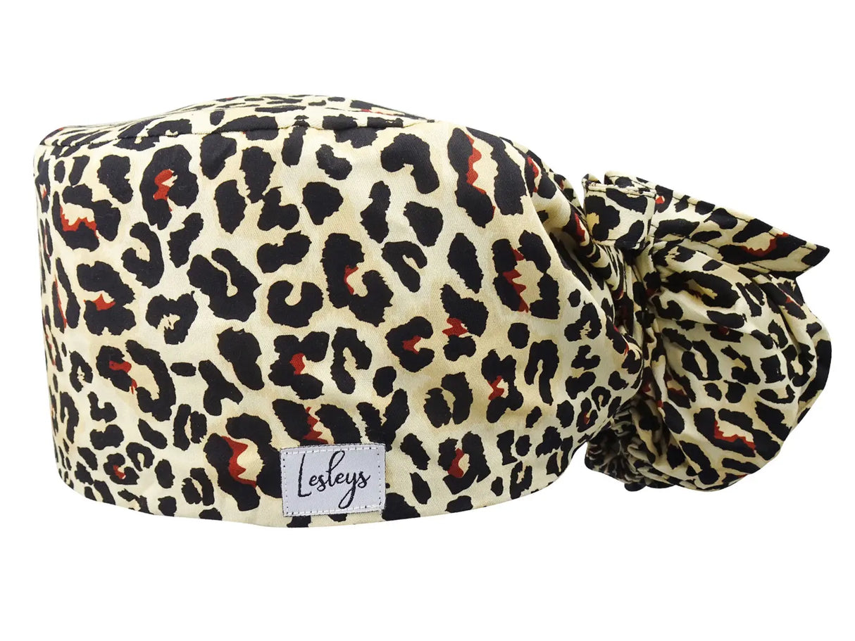 Stoff OP-Haube für lange Haare im Design - Leopard