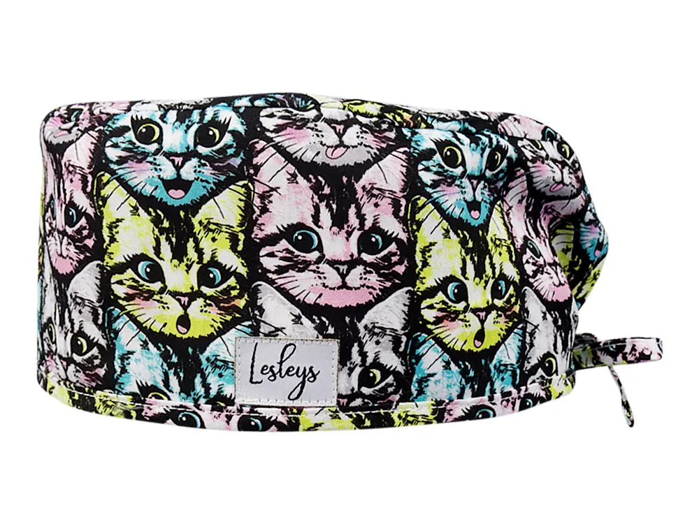 Stoff OP Haube aus Baumwolle Curious cats. Bunte OP Muetze fuer Damen und Herren