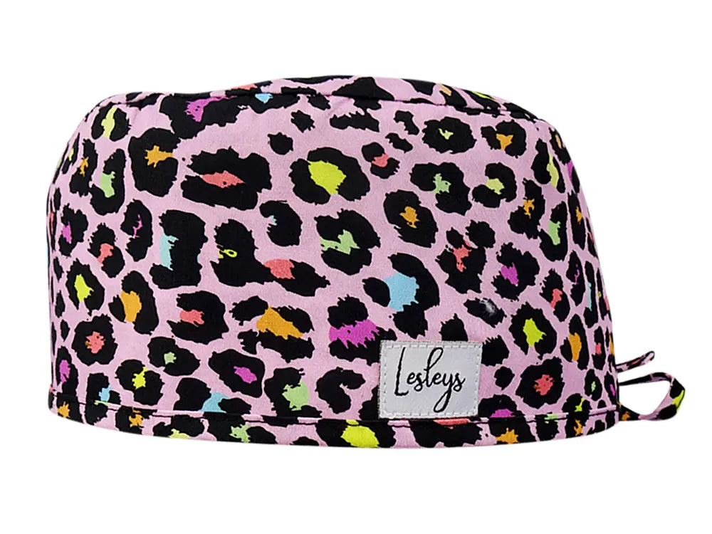 Stoff OP Haube aus Baumwolle Rosa Leopard. Bunte OP Muetze fuer Damen und Herren