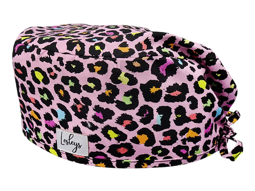 Stoff OP Haube aus Baumwolle Rosa Leopard. Bunte OP Muetze fuer Damen und Herren