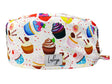 Stoff OP Haube aus Baumwolle Sweet Cupcakes. Bunte OP Muetze fuer Damen und Herren