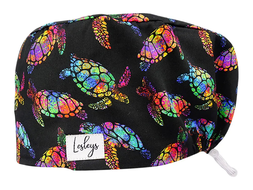 Stoff OP Haube aus Baumwolle Rainbow Turtle. Bunte OP Muetze fuer Damen und Herren