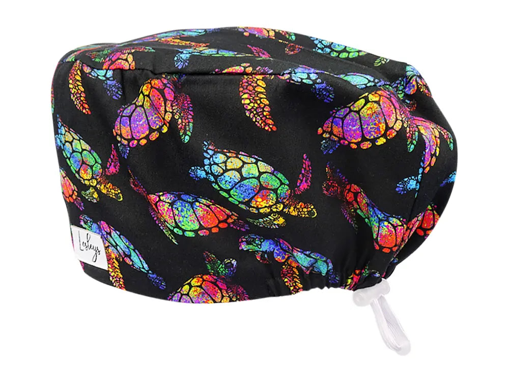 Stoff OP Haube aus Baumwolle Rainbow Turtle. Bunte OP Muetze fuer Damen und Herren