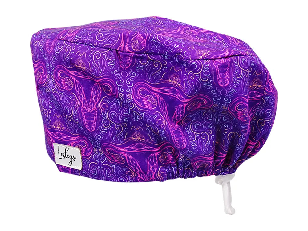 Stoff OP Haube aus Baumwolle Purple Uterus. Bunte OP Muetze fuer Damen und Herren