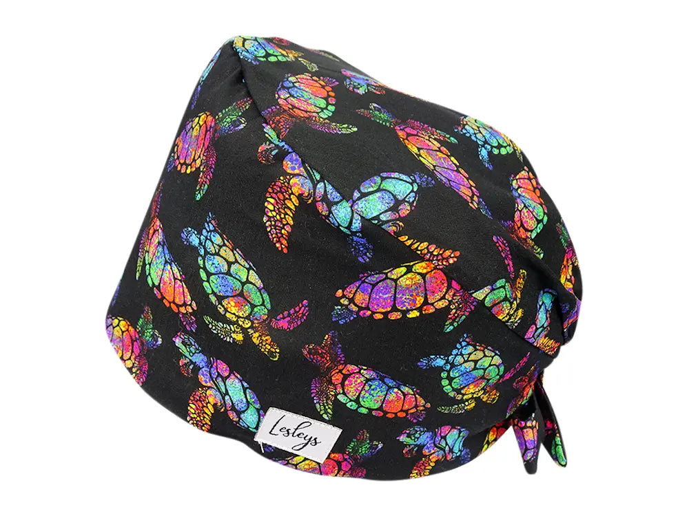 Stoff OP Haube aus Baumwolle Rainbow Turtle. Bunte OP Muetze fuer Damen und Herren