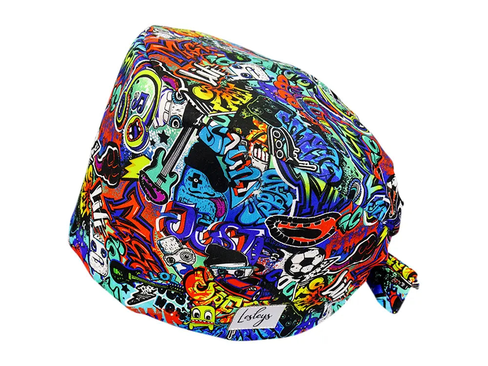 Stoff OP Haube aus Baumwolle Graffiti. Bunte OP Muetze fuer Damen und Herren