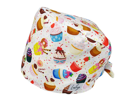 Stoff OP Haube aus Baumwolle Sweet Cupcakes. Bunte OP Muetze fuer Damen und Herren
