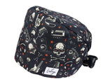 Stoff OP Haube aus Baumwolle Heavy Metal. Bunte OP Muetze fuer Damen und Herren