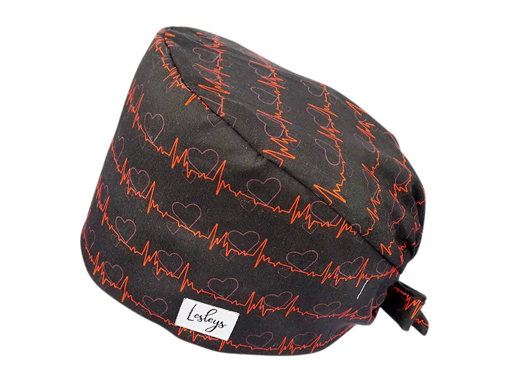 Stoff OP Haube aus Baumwolle Rotes EKG. Bunte OP Muetze fuer Damen und Herren