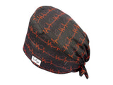 Stoff OP Haube aus Baumwolle Rotes EKG. Bunte OP Muetze fuer Damen und Herren