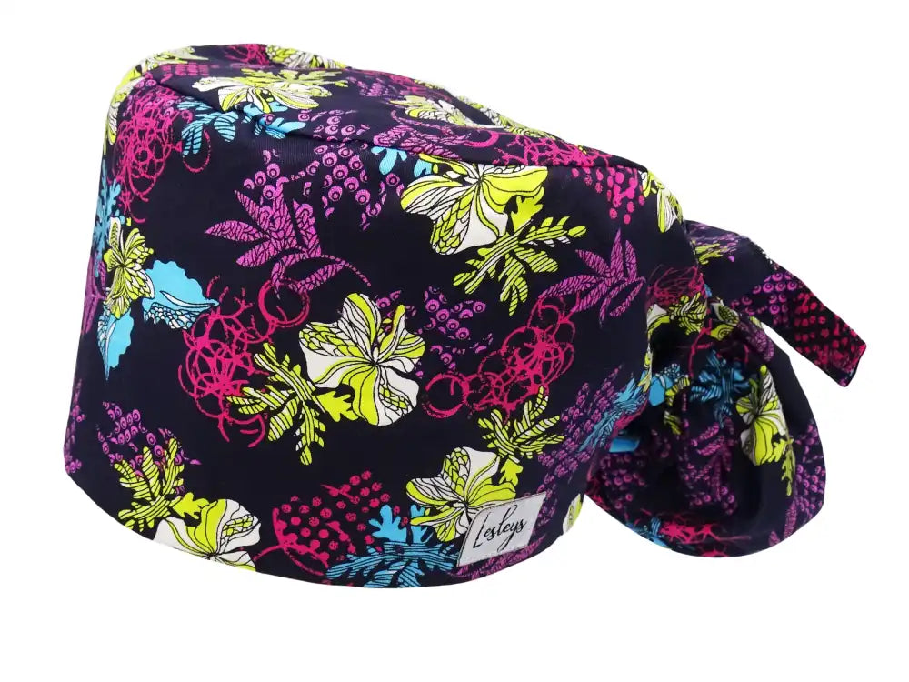 Ponytail Stoff OP-Haube Dark Flower für lange Haare aus Baumwolle - Lesleys