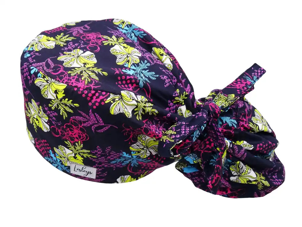 Ponytail Stoff OP-Haube Dark Flower für lange Haare aus Baumwolle - Lesleys